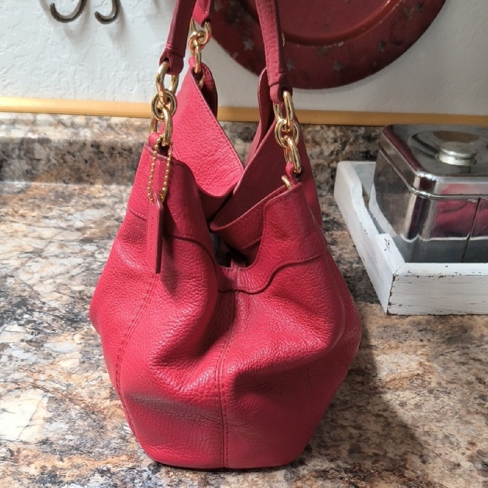 Coach Leather Shoulder Bag π Beautiful Strawberry Color π - Picture 4 of 16